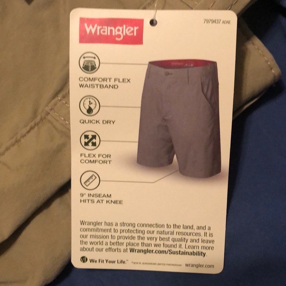 4 Pair of Wrangler outdoor performance shorts - Picture 4 of 8